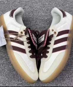 sneakers wholesale pallet​